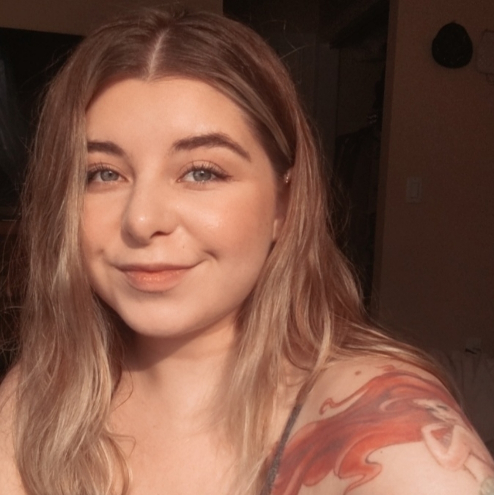 Meet your Posher, Emilee